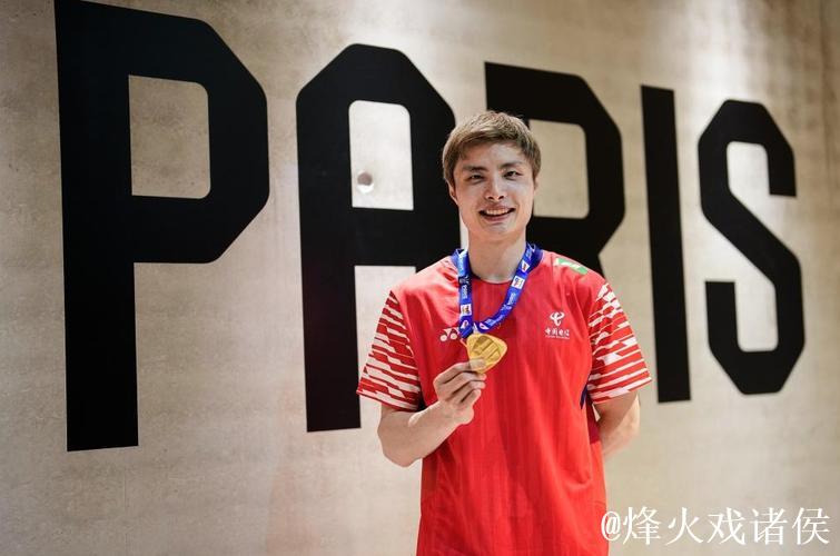 石宇奇伤退无缘冠军 马来西亚公开赛男单摘银 石宇奇伤退无缘冠军 马来西亚公开赛男单摘银